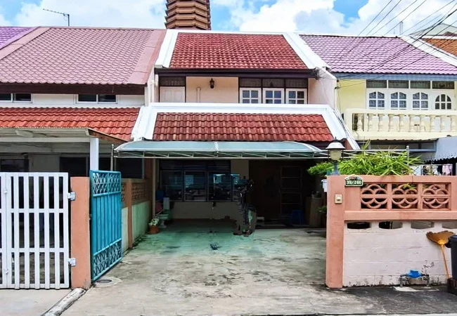 ขายทาวน์เฮ้าส์ หมู่บ้านโอษธิศ 1 โชคชัย 4 ลาดพร้าว กรุงเทพ เนื้อที่ 25 ตร.ว. 2 ชั้น 2 นอน 2 น้ำ ภาพที่ 1