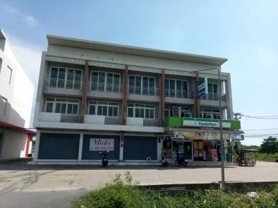 ให้เช่าตึกแถวสินสาคร ติด family mart หน้าหมู่บ้านซื่่อตรงสารินและนิคมอุตสาหกรรมสินสาคร เหมาะแก่การทำธุระกิจ แหล่งชุมชน ทำเลดี