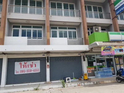 ให้เช่าตึกแถวสินสาคร ติด family mart หน้าหมู่บ้านซื่่อตรงสารินและนิคมอุตสาหกรรมสินสาคร เหมาะแก่การทำธุระกิจ แหล่งชุมชน ทำเลดี
