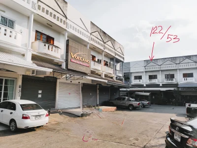 ตึกแถว 2.5 ชั้น ศูนยบริการ พาณิชย์ การนิคมภาคเหนือ ลำพูน