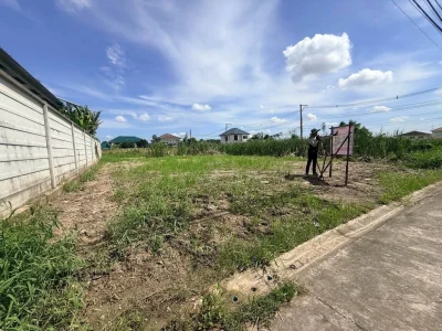 ขายด่วนที่ดินสายสอง 90 ตรว ติดถนนคอนกรีต ถมแล้ว พุทธมณฑลสาย 2 ซอย 21 เขตตลิ่งชัน กทม.