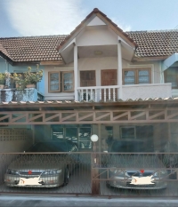 เจ้าของขายด่วน บ้านทาวน์เฮ้าส์ 2 ชั้น ตามสภาพ 28 ตร.วา เมืองนนทบุรี หน้ากว้าง 6 เมตร ที่จอดรถยนต์ในบ้านได้ 2 คัน 3 ห้องนอน 2 ห้องน้ำ เดินทางสะดวกมาก ประเมินราคาไว้ที่ 1.89 ล้านบาท ราคาต่อรองได้ เนื่องจากเกษียณอายุงาน ติดต่อ เมย์ โทร. 0958568513 มีรถตู้หลังคาสูงให้เช่าพร้อมคนขับ วันละ 1,800 บาท มีประกันภัยชั้น 1 ติดต่อ เมย์ โทร. 0958568513