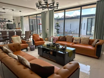 Luxury villa with a private swimming pool for sale in Phuket City. Conveniently located near shopping areas, Robinson, and ICONSIAM. For inquiries, please call 096-265-3964