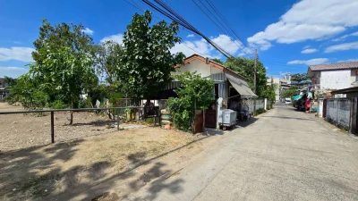 ขายด่วนที่ดินเมืองทองธานี 149 ตรว ติดถนนคอนกรีตสาธารณะ ถมแล้ว ถนนแจ้งวัฒนะ-ปากเกร็ด 33 นนทบุรี