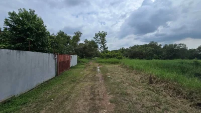 ขายด่วนที่ดิน 1 ไร่ติดถนนสาธารณะ 2 ด้าน แปลงมุม ซ.ประชาสำราญ 2 หนองจอก กรุงเทพฯ