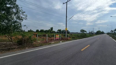 ขายด่วนที่ดินใกล้วัดไผ่หูช้าง 6-3-9 ไร่ ติดถนนลาดยางสาธารณะ บางเลน นครปฐม