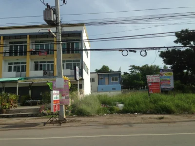 ให้เช่าที่ดินสินสาครอยู่ปากทางเข้าหมู่บ้านสินสาคร ทำเลดีมาก