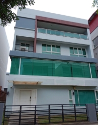 ขายถูกมาก โฮมออฟฟิศ ตกแต่งแล้ว ในโครงการเดอะเทอร์มินัล  ติดถนนใหญ่ชื่อถนนกิ่งแก้ว หมายเลข 3256) ใกล้สนามบินสุวรรณภูมิ ต.ราชาเทวะ อ.บางพลี จ.สมุทรปราการ