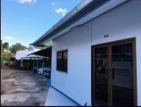 ขายที่ดินพร้อมบ้าน 2 หลัง  เนื้อที่ 123 ตารางวา  ราคาตารางวาละ 160,000 บาท 19.68  ล้าน