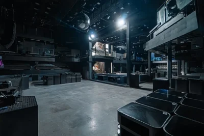 ปล่อยเช่า ผับ ไนต์คลับ (Nightclub) เซ้งอาคาร 3 ชั้น 2,100 ตรม. ทำเลใจกลางเอกมัย สามารถดำเนินธุรกิจต่อได้ทันที โทร 090-6360022