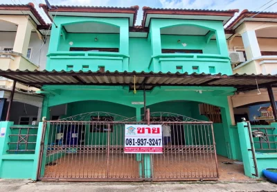 ขายทาวน์เฮ้าส์ หมู่บ้านเลิศอุบล ลำลูกกา คลอง 5 เนื้อที่ 32 ตร.ว. 2 ชั้น 5 นอน 3 น้ำ