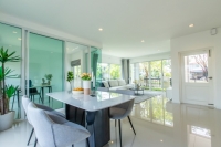 แสงสว่างกับการสร้างบรรยากาศ ในบ้านแฝดประชาอุทิศ