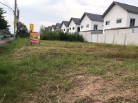 ขายด่วน ที่ดินคลองสอง 180 ตร.ว ติดถนนสาธารณะ ถมแล้วทั้งแปลง  ซ.บงกช 32 อ.คลองหลวง จ.ปทุมธานี