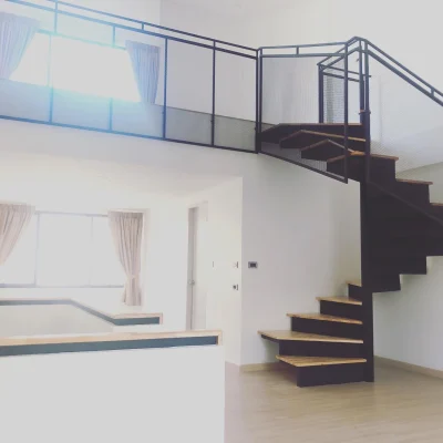 ให้เช่าบ้านใหม่ทั้งหลัง 3 ชั้น ครึ่งสไตล์ Loft Modern เพดานสูง พร้อมเฟอร์ 3 นอน 3 น้ำ บนถนนแจ้งวัฒนะ ใกล้รร. นานาชาติ ใกล้บีทีเอส สามัคคี สายชมพู A Spacious, Fully Furnished Townhome at Huas Niche for RENT on a golden location in CHAENGWATTANA district!!