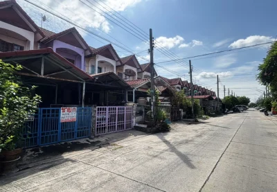 ขายทาวน์เฮ้าส์ หมู่บ้านวโรชา 5 บางบ่อ สมุทรปราการ เนื้อที่ 20 ตร.ว. 2 ชั้น 2 นอน 2 น้ำ