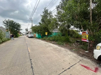 ขายที่ดิน 100 ตรว ติดถนนคอนกรีต ถมแล้ว ซ.หมู่บ้านจิตรัตนา บางบัวทอง นนทบุรี