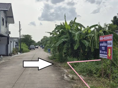 ขายที่ดิน พหลโยธิน 54ทับ 1แยก843 ซอยตาลเดี่ยว 50 วาแปลงสวย ซอย2 คอนกรีตแปลงสุด ท้าย ทิศใต้ด่วน 1.25 ล้านบาทสุดท้าย หรือคุณจะเข้าสายไหมซอย 6 แปลงสุดท้ายต้นๆซอย 2 คอนกรีตกว้าง 10 เมตร ลึก 20 เมตร แปลงหาไม่ได้ขายเกือบหมดแล้วแถวนี้