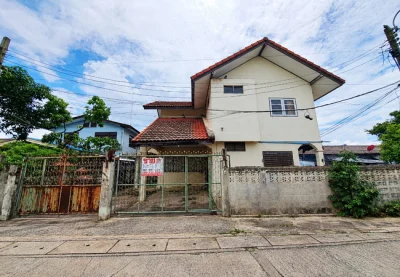 ขายบ้านเดี่ยว ซอยอยู่สุข 13 ถนนสุขุมวิท เมืองสมุทรปราการ เนื้อที่ 81 ตร.ว. 2 ชั้น 4 นอน 2 น้ำ