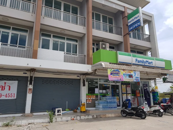 ให้เช่าตึกแถวสินสาคร ติด family mart หน้าหมู่บ้านซื่่อตรงสารินและนิคมอุตสาหกรรมสินสาคร เหมาะแก่การทำธุระกิจ แหล่งชุมชน ทำเลดี