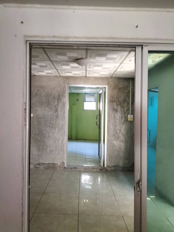 ขายอาคาร 29.4 ตรว 16 ล้าน พระสิงห์  -มี 4 ห้องนอน ,4 ห้องน้ำ, 1 ห้องครัว -อาคาร 3 ชั้น -ถนนหน้าที่เป็นถนนลาดยาง  รถสวนทางได้ -ใกล้ถนนคนเดินวันอาทิตย์ 50 เมตร สนใจติดต่อ  โทร 0903179683