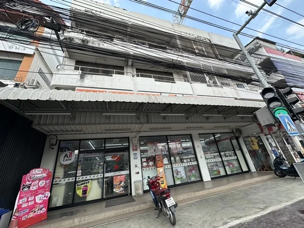 ขายตึกทำเลทองแบริ่ง ตรงข้าม รร.เซนต์โยเซฟ พร้อมผู้เช่า(7-11) ผลตอบแทน มากกว่า 5 เปอร์เซ็น