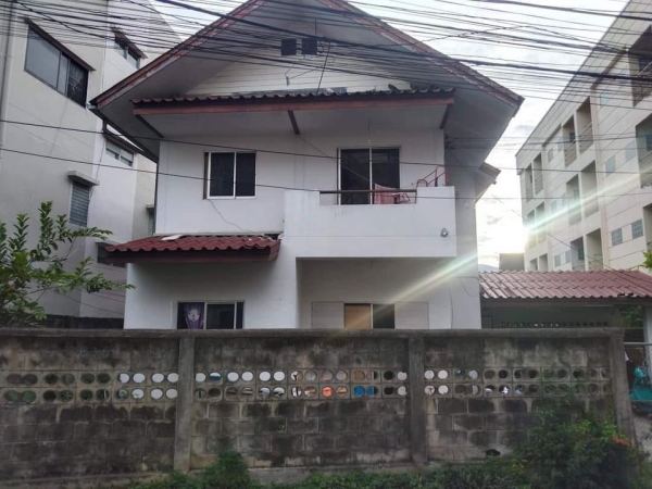 บ้านในคูเมือง. 13 ล้าน  สนใจติดต่อ  โทร  0903179683