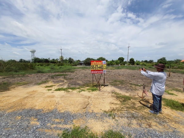 ขายที่ดินบางภาษี 1 ไร่เศษแบ่งได้) ถมแล้ว ติดถนนสาธารณะ 2 ด้าน ซอย วัดรางกำหยาด อ.บางเลน จ.นครปฐม