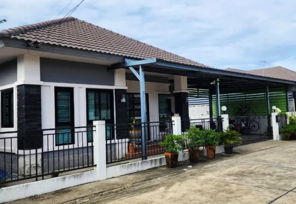 ขายบ้านเดี่ยว หมู่บ้านเอพลัส การ์เด้นโฮม เนื้อที่ 54 ตร.ว. 1 ชั้น 3 นอน 2 น้ำ