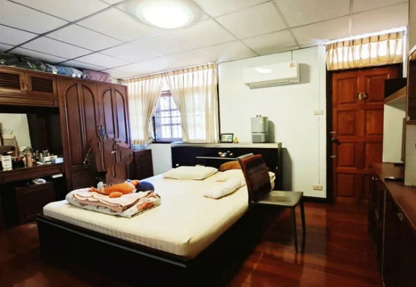 ขายทาวน์เฮ้าส์ หมู่บ้านโอษธิศ 1 โชคชัย 4 ลาดพร้าว กรุงเทพ เนื้อที่ 25 ตร.ว. 2 ชั้น 2 นอน 2 น้ำ ภาพที่ 4