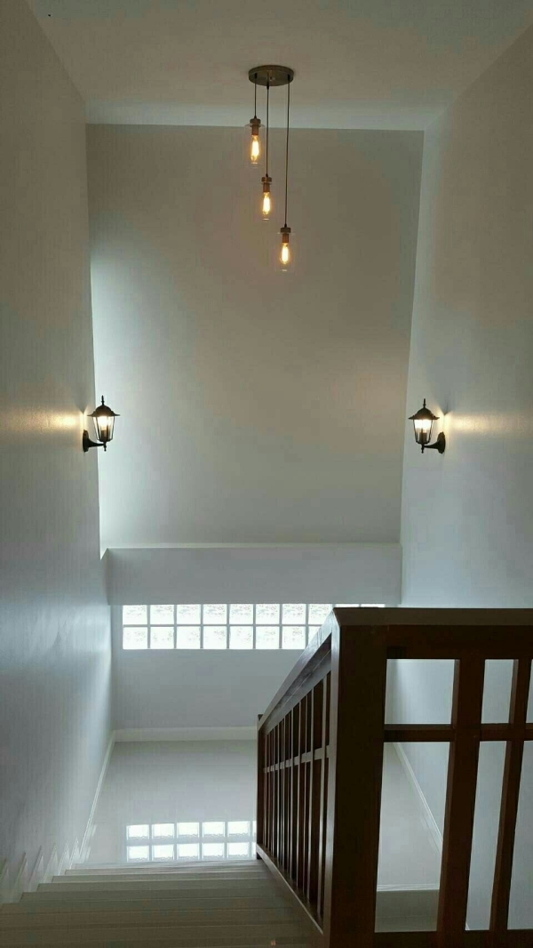 ขายบ้านในคูเมือง 18 ล้าน 68 ตรว ในคูเมองโอนคนครึ่งป