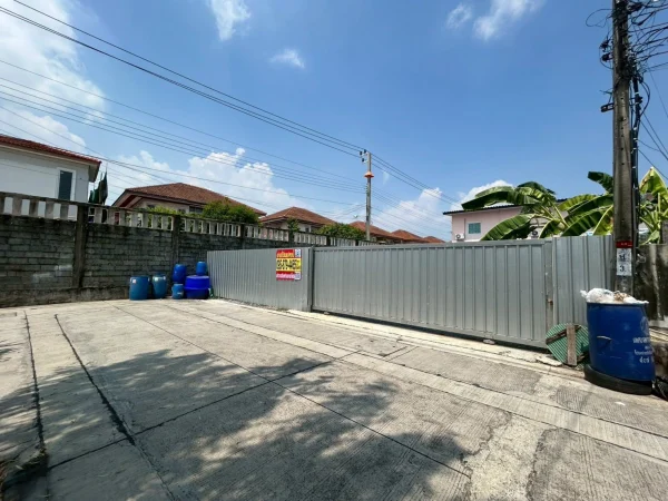 ขายด่วนที่ดินใกล้โลตัส ศรีนครินทร์ 61 ตรว ติดถนนคอนกรีต ถมแล้ว มบ.ศรีเพชรการเคหะซอย 8 เมืองสมุทรปราการ