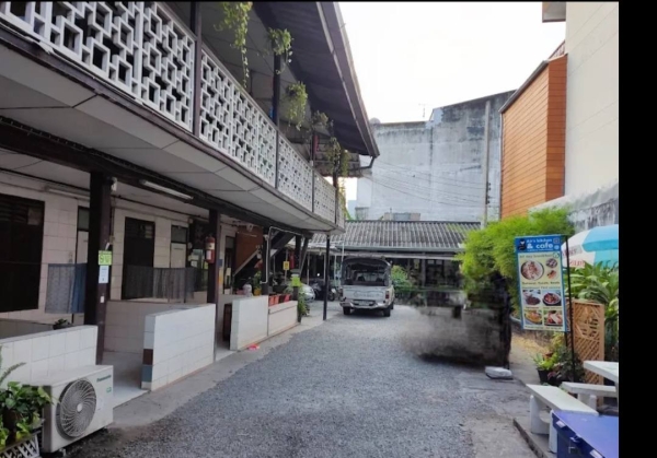 ขายโรงแรมใกล้ประตูท่าแพ ในคูเมืองเชียงใหม่) 335 ตรว 80ล้าน