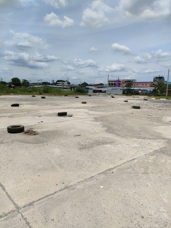 ที่ดินเปล่าถมแล้วพื้นเทคอนกรีตให้เช่าใกล้ 5 แยกวัชรพล กรุงเทพมหานคร