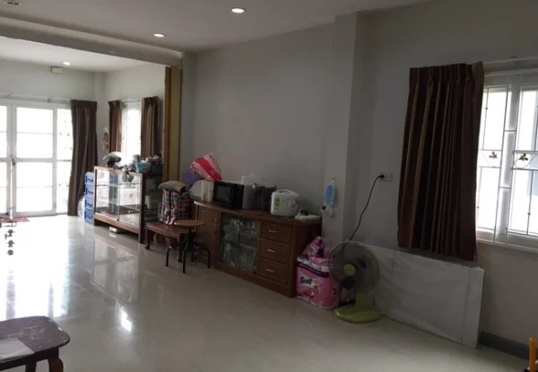 ขายบ้านแฝด หมู่บ้านพรหมศิริ เพชรเกษม 77 เนื้อที่ 33.6 ตร.ว. 2 ชั้น 3 นอน 3 น้ำ