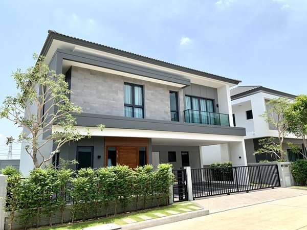 ขาย  The city บางนา โครงการใหม่  บ้านใหม่ ยังไม่เข้าอยู่ ) หลังเมกา บางนา พร้อมตกแต่งทั้งหลัง เฟอร์ครบ โทร 085-9362647