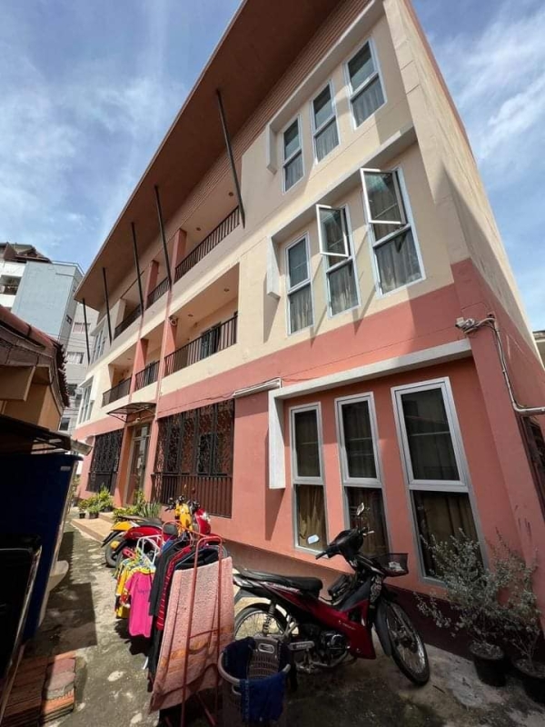 ขายหอพัก ใจกลางเมืองเชียงใหม่ 15.5 ล้าน.103ตรว