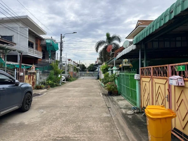ขายด่วนที่ดินบางขุนเทียน 40 ตรว ติดถนนคอนกรีต ถมแล้ว ซ.ท่าข้าม 20 แยก 8 บางขุนเทียน กทม.