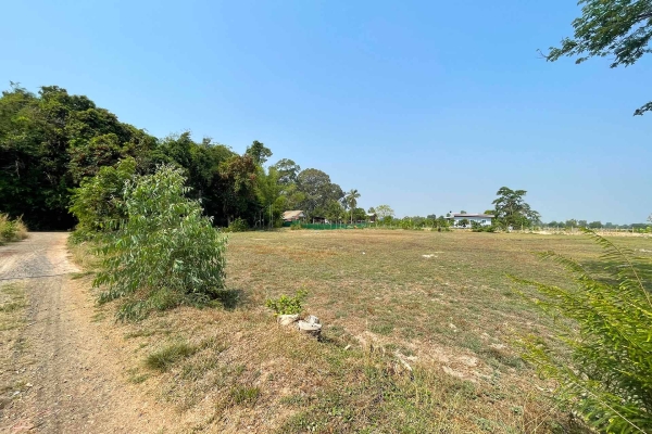 ขายด่วน ที่ดินสวย อ.เมืองศรีสะเกษ 5 ไร่กว่า ทำเลดี ราคาแตะต้องได้