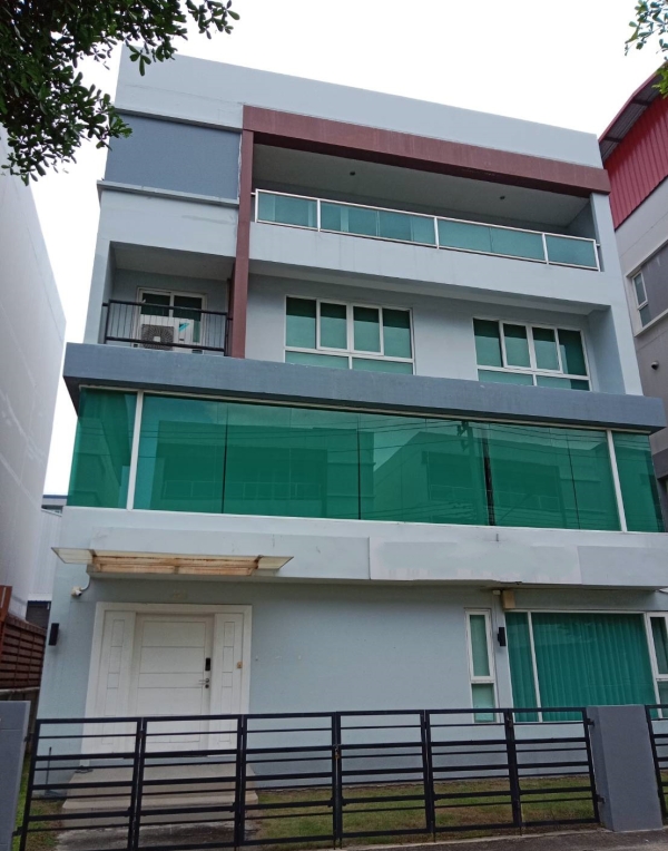 ขายถูกมาก โฮมออฟฟิศ ตกแต่งแล้ว ในโครงการเดอะเทอร์มินัล  ติดถนนใหญ่ชื่อถนนกิ่งแก้ว หมายเลข 3256) ใกล้สนามบินสุวรรณภูมิ ต.ราชาเทวะ อ.บางพลี จ.สมุทรปราการ