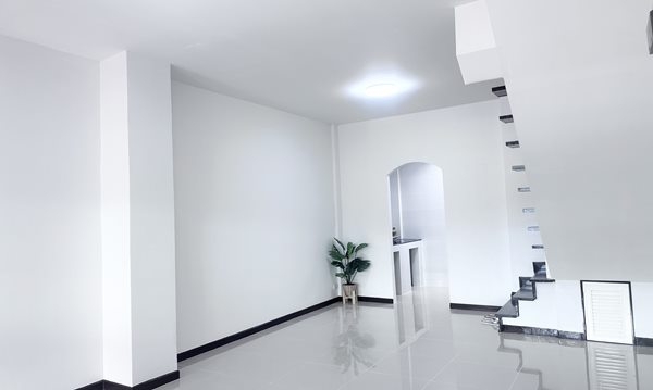 ขายด่วน ราคาถูก ทาวน์เฮาส์ 2ชั้น ปรับปรุงพร้อมอยู่ 16 ตร.ว หมู่บ้านเคหะธานี 4 ใกล้สถานีรถไฟฟ้าสายสีส้ม โทร 0824966982