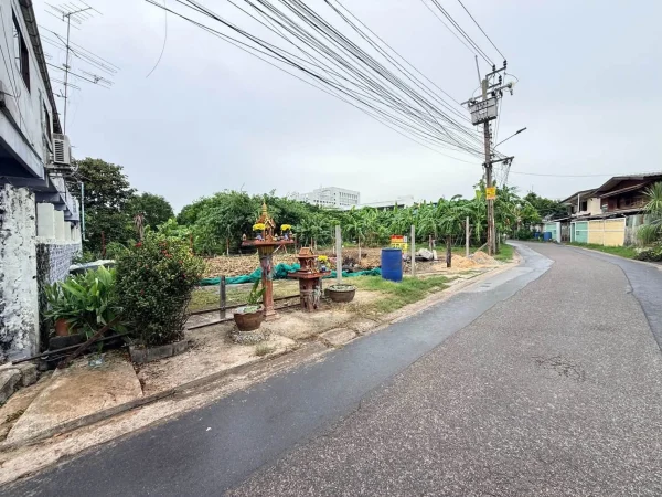 ขายด่วนที่ดินใกล้รร.อัสสัมชัญธนบุรี 82 ตรว ติดถนนคอนกรีต ถมแล้ว ซ.อัสสัมชัญ 23 ภาษีเจริญ กทม.
