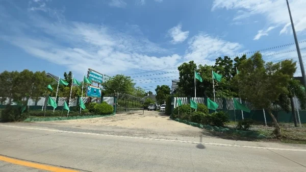 ขายที่ดินพร้อมสิ่งปลูกสร้าง 21 ไร่กว่า ไทรน้อย! ครบจบในที่เดียว มีทั้งบ้านใหญ่ ออฟฟิศ และบ้านเช่าสร้างรายได้ทันที