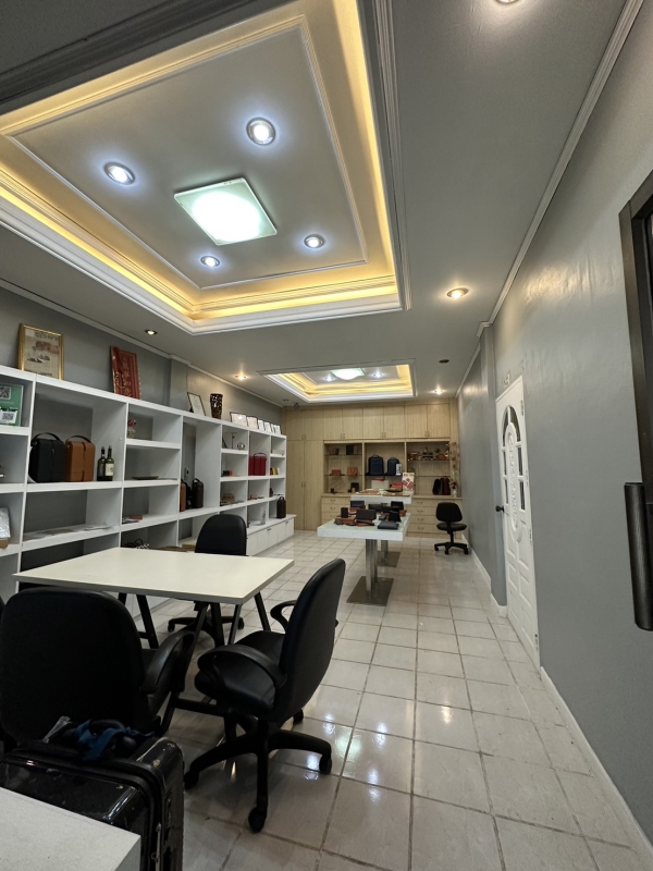 ขายตึกแถว 3 คูหา จำนวน 4 ชั้น ถนนลาดพร้าว ห้วยขวาง ถนนลาดพร้าว ห้วยขวาง ค้าขายหรือสำนักงานได้ดีมาก