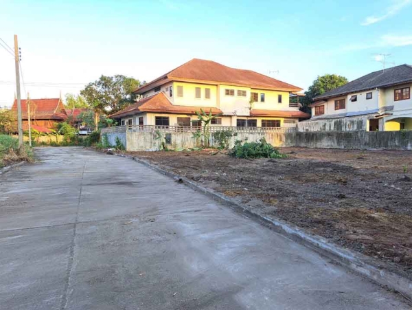 ขายที่ดินถมแล้ว ใกล้ รร.บูรณะศึกษา 150 ตารางวา  อยู่ในหมู่บ้านรัชดาวัลย์ เฮอร์ริเทจ