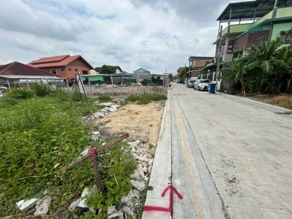 ขายด่วนที่ดิน 58 ตรว ติดถนนสาธารณะ ถมแล้ว เฉลิมพระเกียรติ ร.9 ซอย 14 แยก17 ประเวศ กรุงเทพฯ