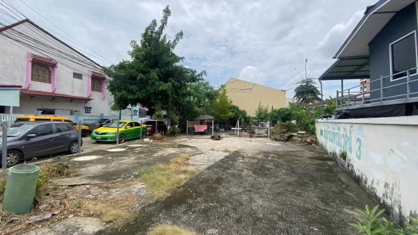 ขายด่วนที่ดินถมแล้ว 40 ตรว ติดถนนคอนกรีตสาธารณะ 2 ด้าน แปลงมุม ซ.ประชานุกูล 3 ซอย 1 บางซื่อ กรุงเทพฯ