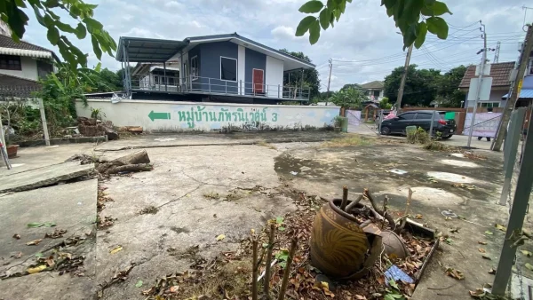 ขายด่วนที่ดินถมแล้ว 40 ตรว ติดถนนคอนกรีตสาธารณะ 2 ด้าน แปลงมุม ซ.ประชานุกูล 3 ซอย 1 บางซื่อ กรุงเทพฯ