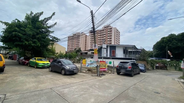 ขายด่วนที่ดินถมแล้ว 40 ตรว ติดถนนคอนกรีตสาธารณะ 2 ด้าน แปลงมุม ซ.ประชานุกูล 3 ซอย 1 บางซื่อ กรุงเทพฯ