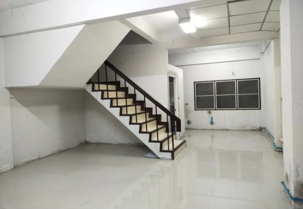 ขายทาวน์เฮ้าส์ หมู่บ้านรินทร์ทอง รามคำแหง 190 เนื้อที่ 22.5 ตร.ว. 3 ชั้น 4 นอน 3 น้ำ