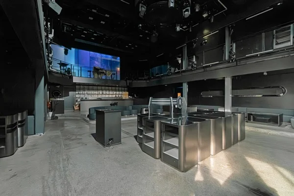 ปล่อยเช่า ผับ ไนต์คลับ (Nightclub) เซ้งอาคาร 3 ชั้น 2,100 ตรม. ทำเลใจกลางเอกมัย สามารถดำเนินธุรกิจต่อได้ทันที โทร 090-6360022